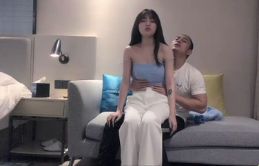 Hotgirl은 섹스를 팔기 위해 보지를 들고 다니는 Tiktoker입니다.